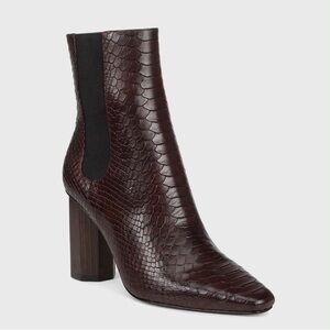 NWT Box Donald Pliner “Laila” ankle bootie. Size 8